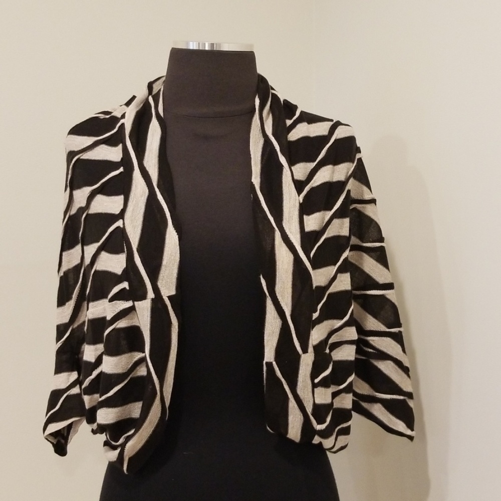 NWT! Dana Buchman Black/Tan Open Size XS Cardigan